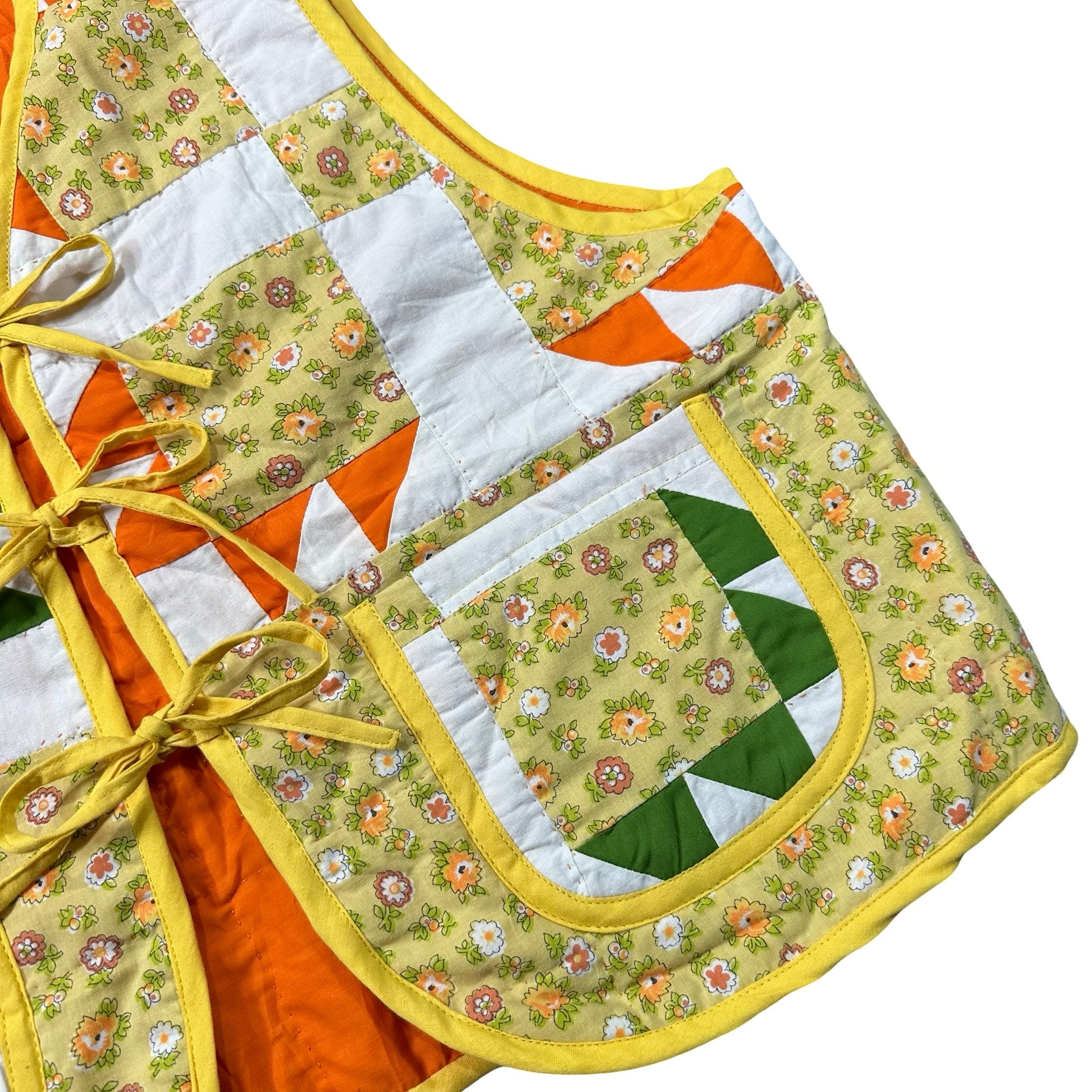 Buttercup Calico Patchwork M quilted vest rework - pocket detail