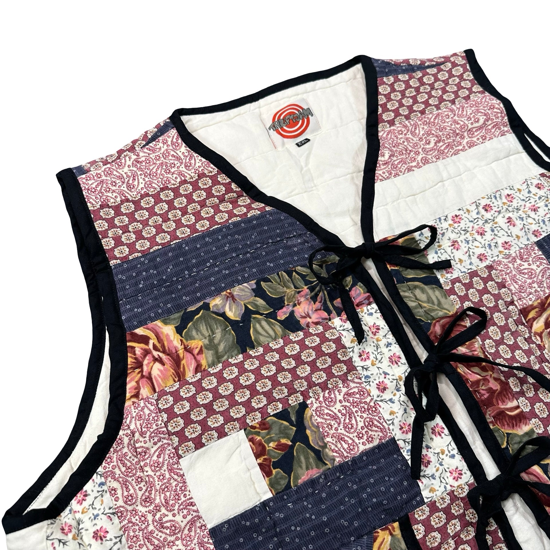Claret Courthouse Steps quilted vest rework, front tie closures detail