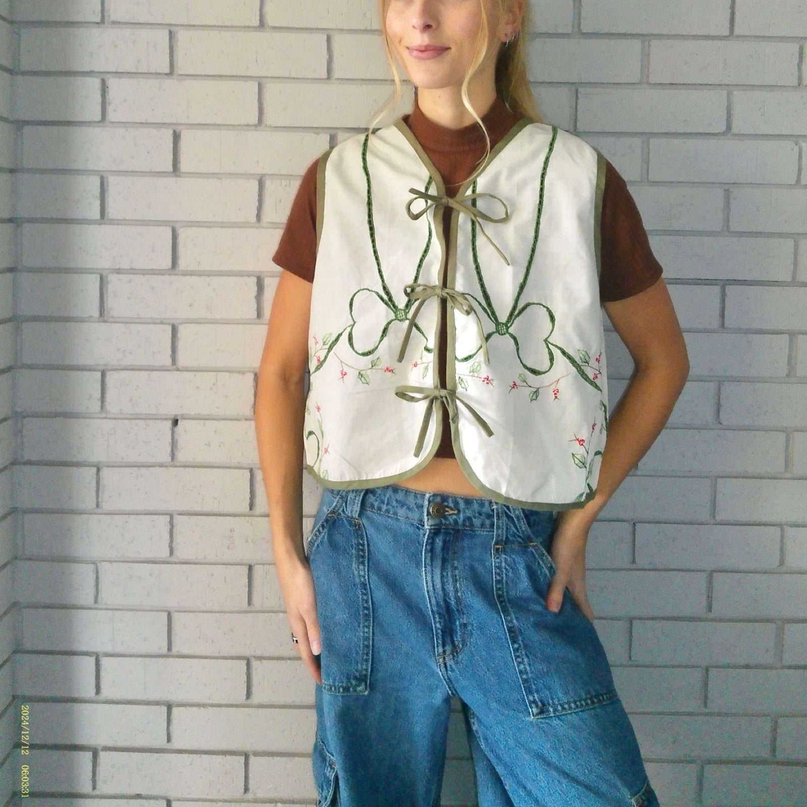 Bows & Berries Medium Linen Tie Top Rework