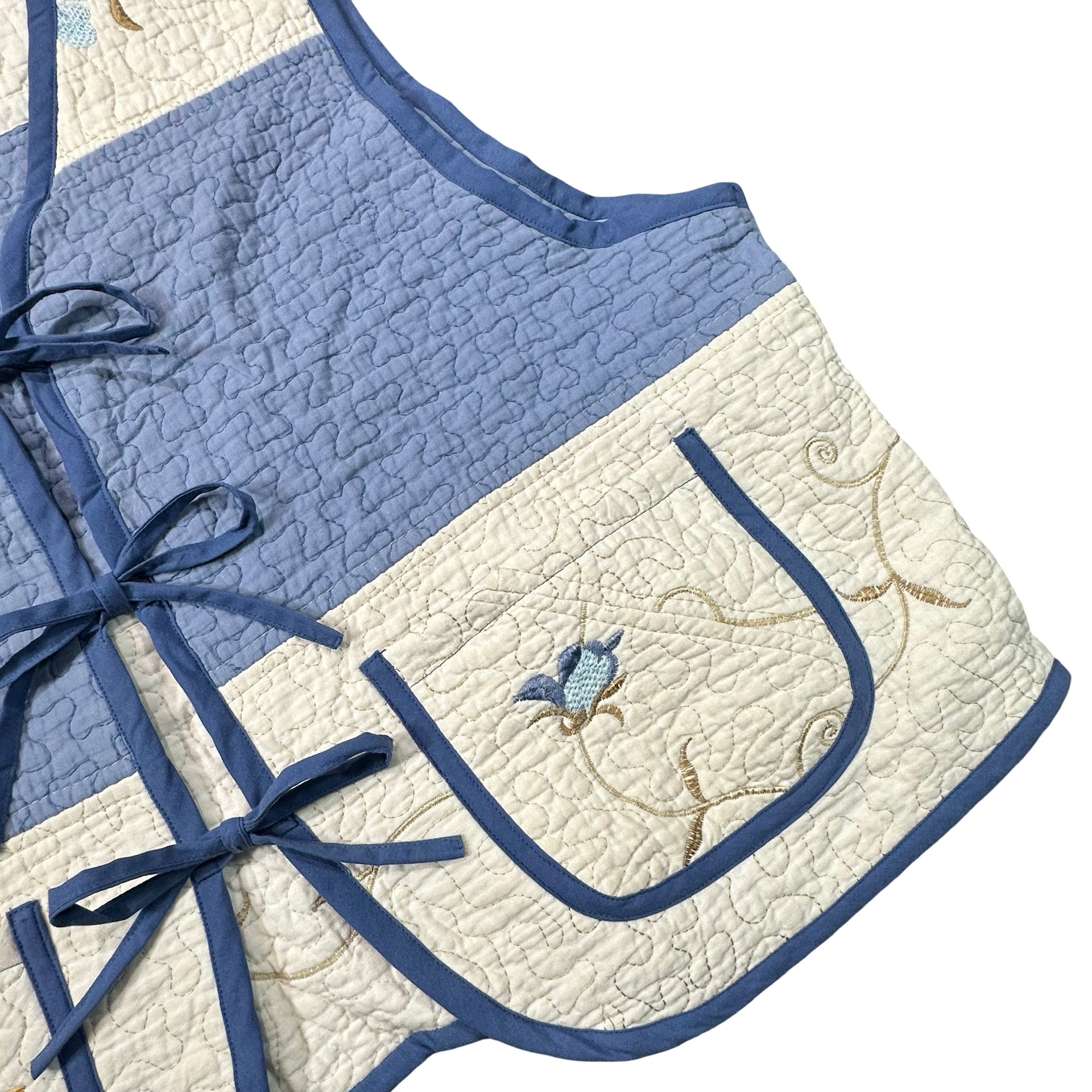 Chambray Butterfly Embroidery L quilted vest rework - pocket detail