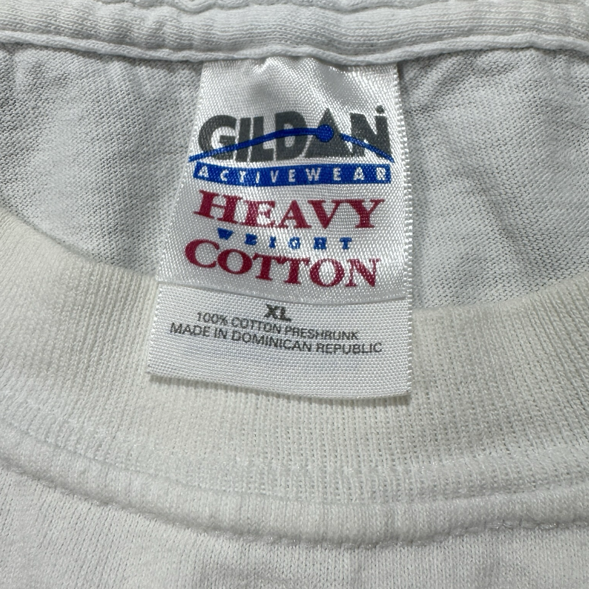 Gildan Heavy Cotton size XL tag
