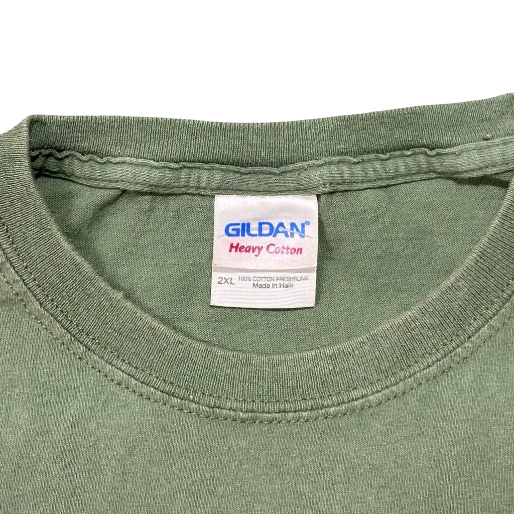 Gildan Heavy Cotton size 2XL neck tag