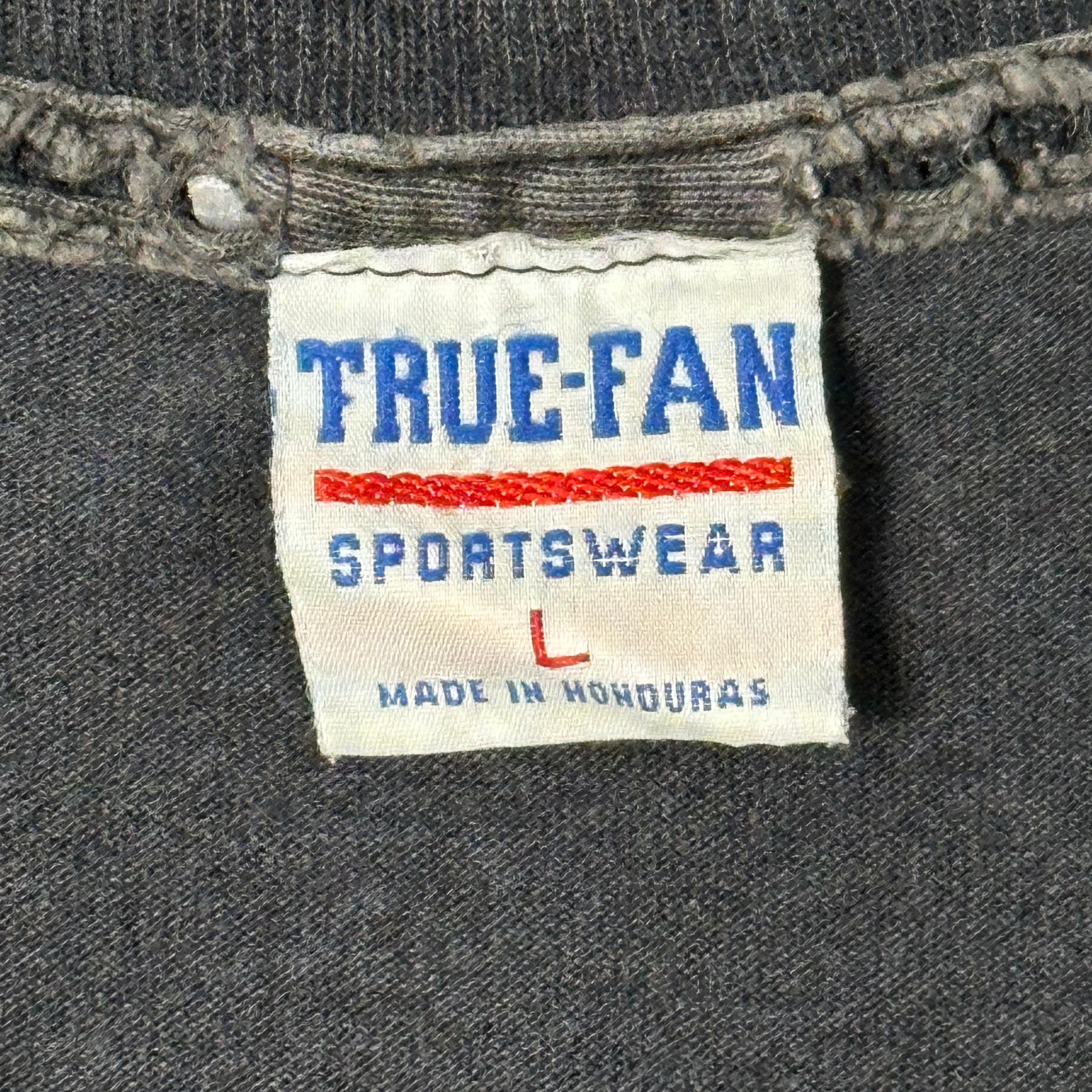 True Fan size L neck tag