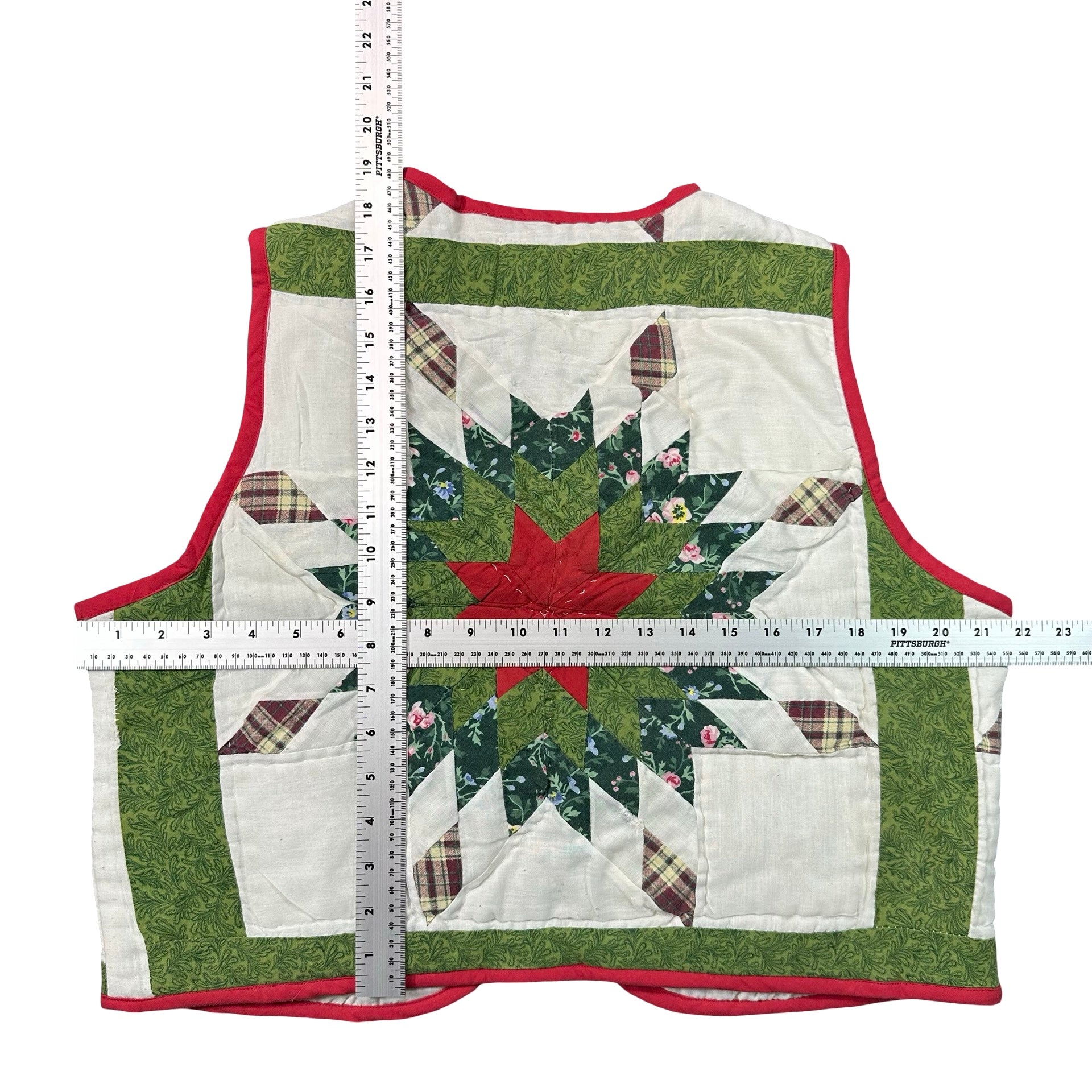 Poinsettia Star M quilted vest rework - tape measure