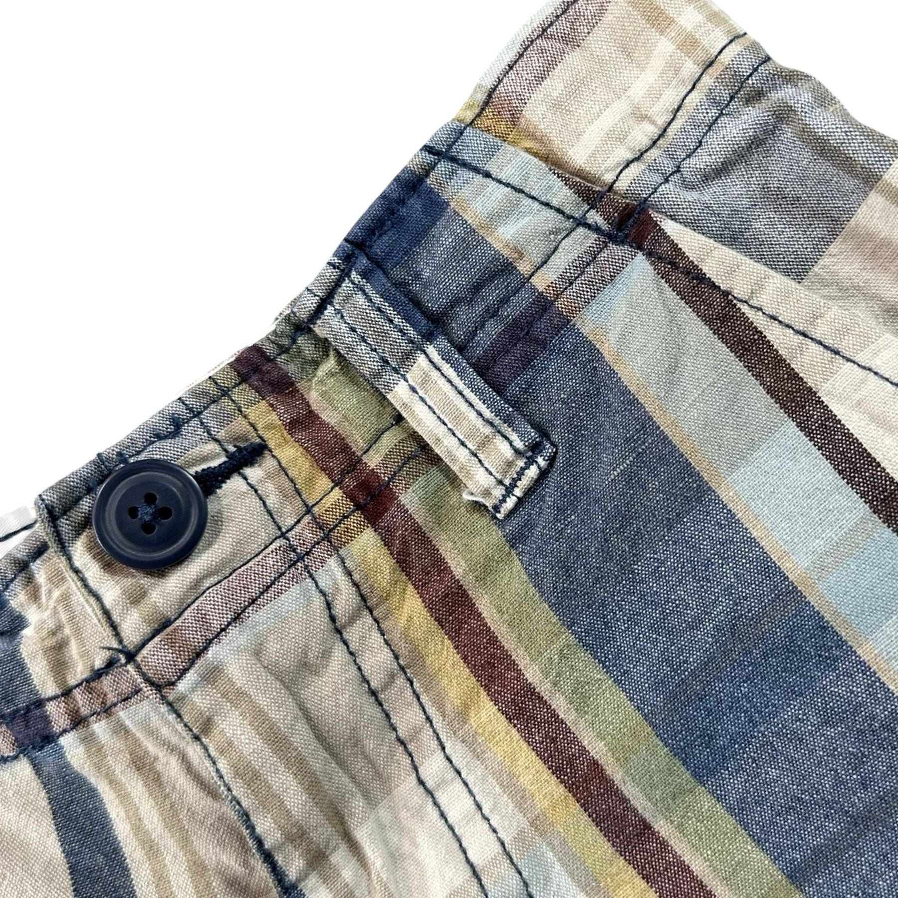 Cherokee Plaid Madras Shorts Size 5 - waistband and button detail