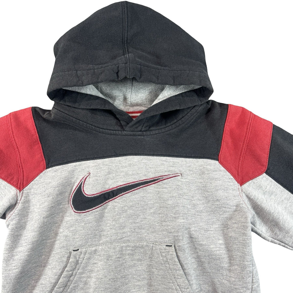 Nike Colorblock Swoosh Hoodie Kids 5 - embroidered Swoosh chest detail