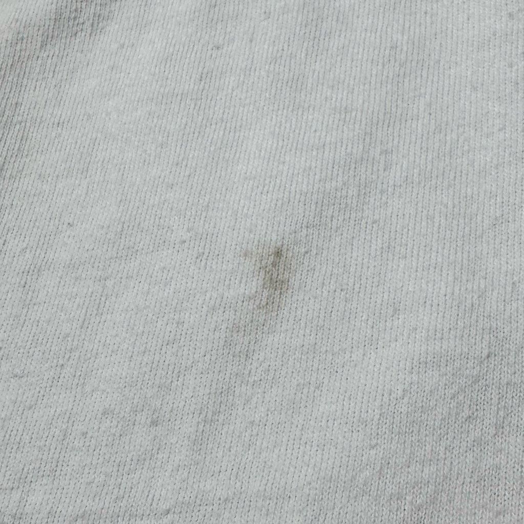 Small light stain on front - flaw closeup