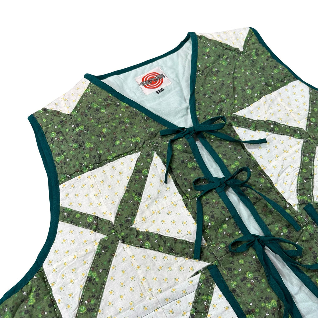 Green Bear Paw 2XL quilted vest rework, front tie closures detail