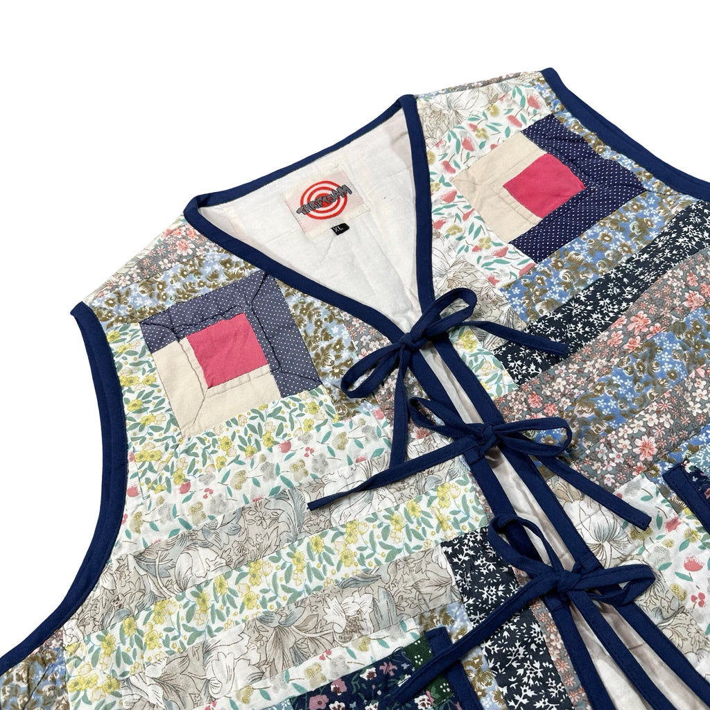 Blue Calico Log Cabin XL quilted vest rework, front tie closures