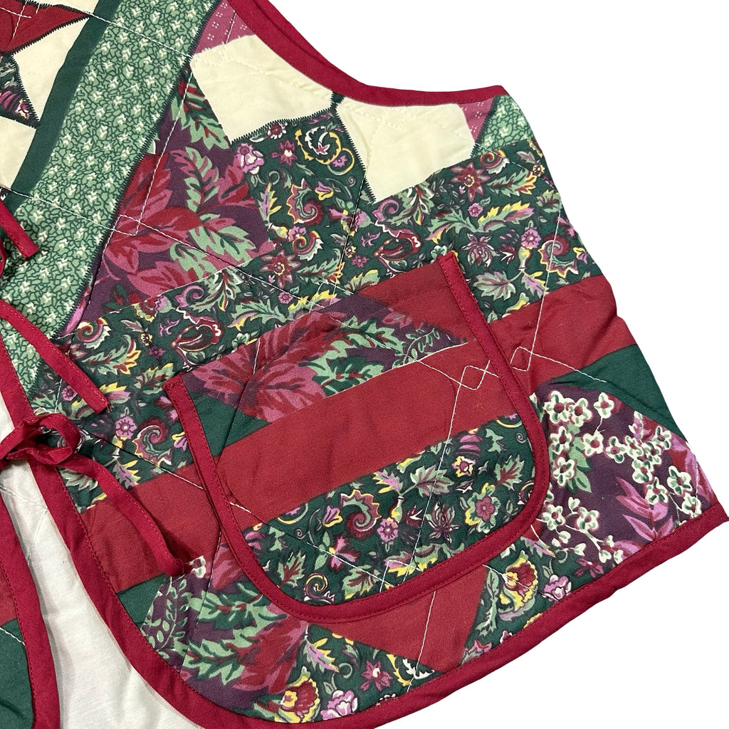 Holly Berry Star XL quilted vest rework, patch pocket detail