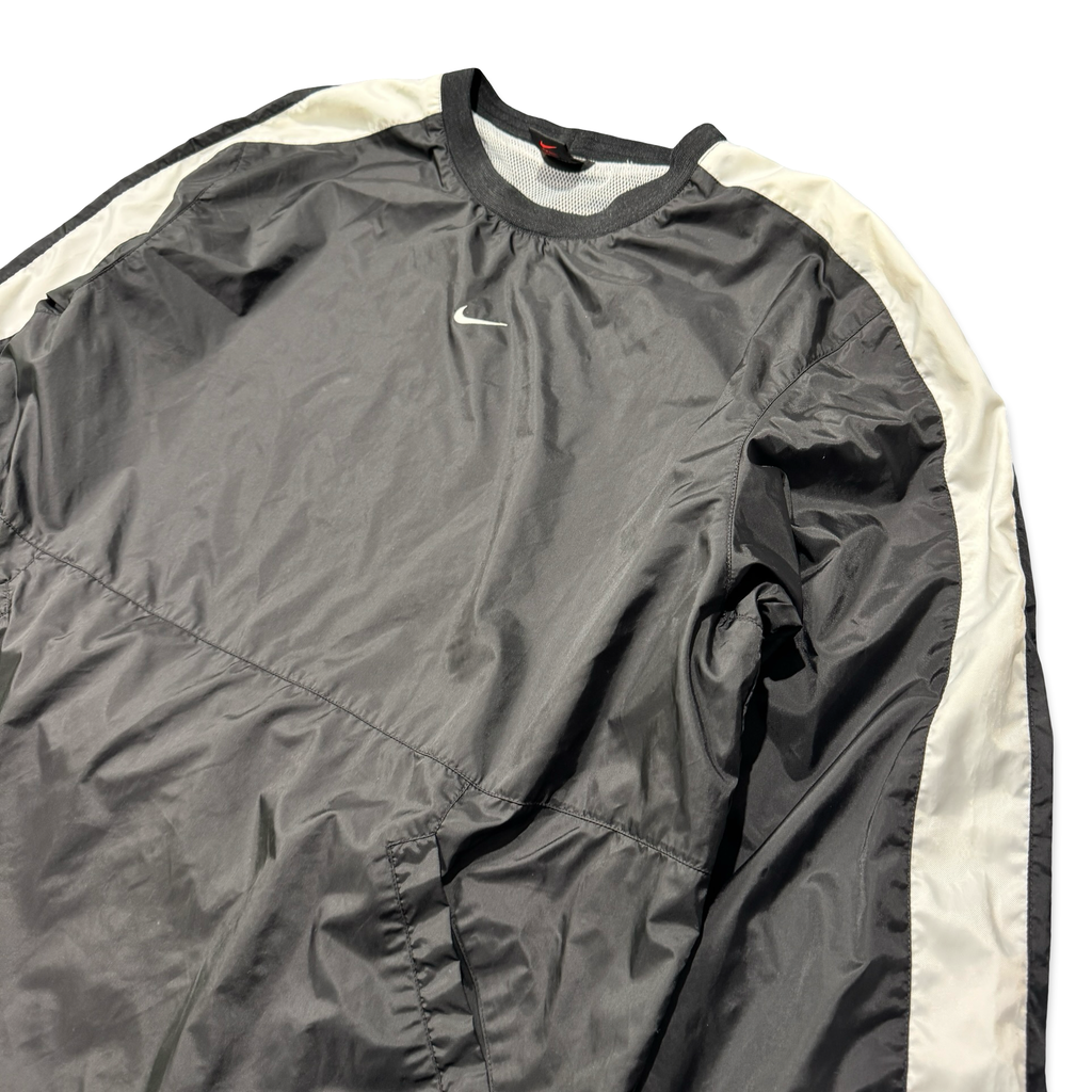 Nike windbreaker detail